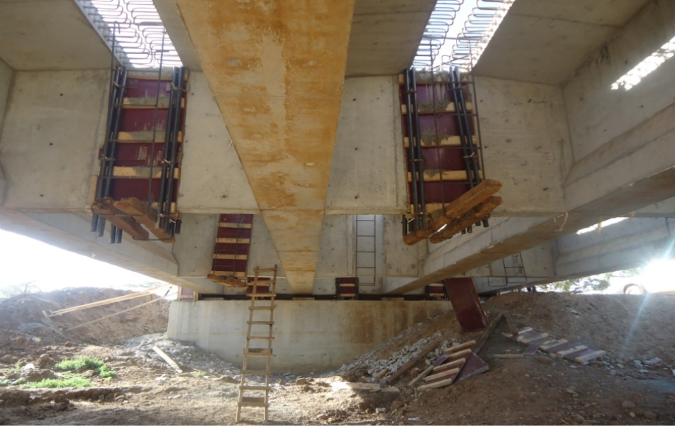 Formwork for cross beams at Lokali Bridge